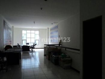DISEWAKAN RUKO BATUNUNGGAL INDAH BANDUNG BANGUNAN 2 LANTAI COCOK USAHA ATAU