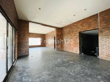 Disewakan Mainroad Dago Cocok Untuk Kantor Usaha Dll