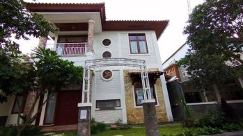 Disewakan rumah 2 lantai di Gegerkalong - Setiabudi lingkungan tenang