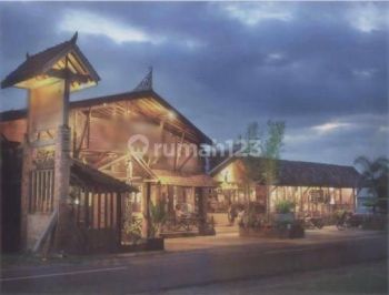 Ruang usaha Butik, Gallery dan Cafe luas 1000 mt dekat ringroad Sewon Bantul