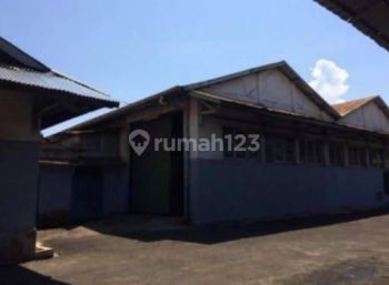 Pabrik Dekat Tol Cileunyi