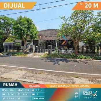 Rumah Hook di Poros Jalan Sunandar Priyo Sudarmo, Malang