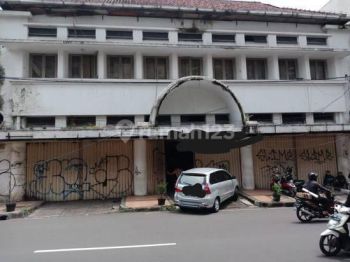 For Sale Ruko Bangunan Lama di Jln Naripan, Braga SHM Luas 615 m²