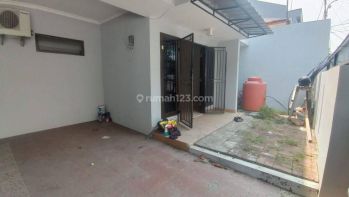 Rumah 2 Lantai Bagus Semi Furnished SHM di Kayu Putih, Jakarta Timur