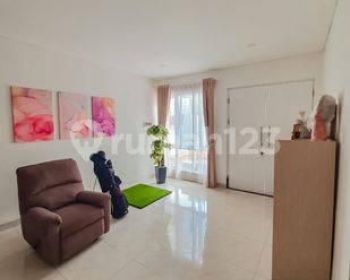 Rumah di Pantai indah kapuk jakarta utara 2 Lantai Bagus