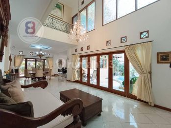 Rumah Hoek Bagus ada Kolam Renang di Pasar Minggu Jakarta Selatan