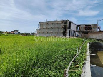 Tanah:1000 M2(10 are ) super langka siap Bangun Di pantai mengening Cemagi bali
