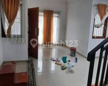 Di Sewakan Segera Rumah Hunian Modern Minimalis 2 Lantai Lokasi Strategis di