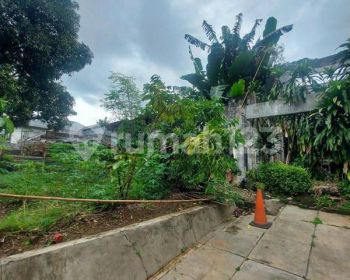 Tanah kosong lokasi tenang jalan lebar di Wijaya Kebayoran Baru