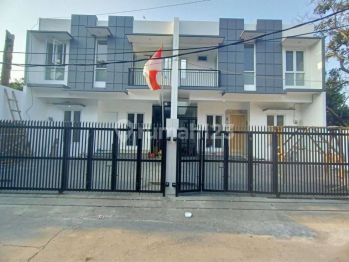 RUMAH BARU SIAP HUNI JATIWARINGIN BEKASI