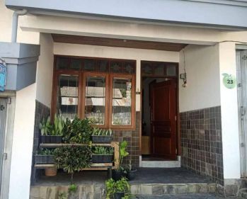 Dijual Villa Second di Kota Batu