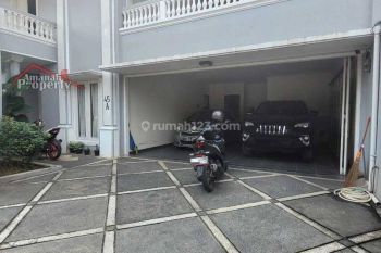 Rumah Mewah Dalam Komplek Full Furnished di Cipayung Jakarta Timur