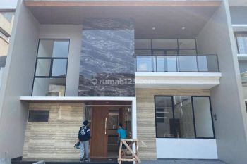 Rumah Mewah Singasana Dijual Cepat