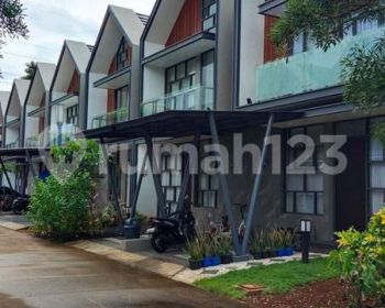Townhouse Golden Estesia Pamulang