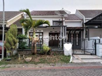RUMAH di Villa puncak tidar