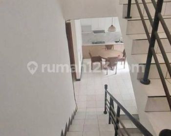 Rent Rumah: Rumah setraduta