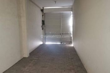 Rumah Gudang Kenjeran