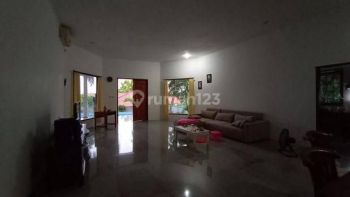 Villa di Gn. Payung Nusa Dua Badung