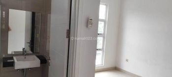 Disewakan Rumah di Jl Green Lake City Sudah Renovasi