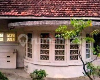 Dijual Rumah Lama Hitung Tanah Prime Area di Kebayoran Baru