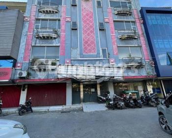 Ruko dan Gedung kan di komplek ruko Segiri