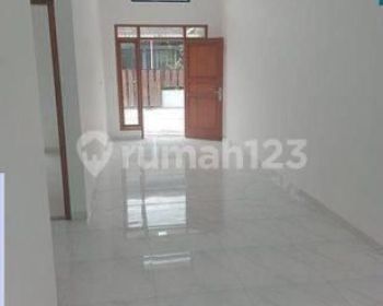 Cuma Ini Rumah Cisaranten Arcamanik Kota Bandung 3M11