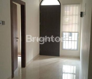 Rumah Dutamas. Cantik. Baru di Renovasi. Batam Kota