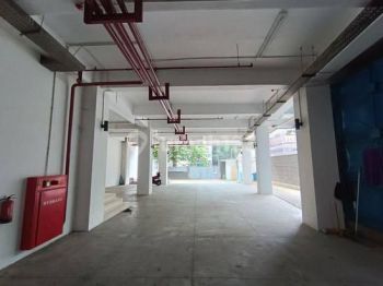 Sangat Strategis, Pinggir Jalan Protokol. 7 Lantai, Ada Lift. 01