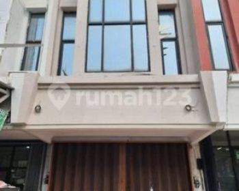 Ruko sewa hibrida raya, 2lantai, siap huni, bagus, negosiasi, strategis