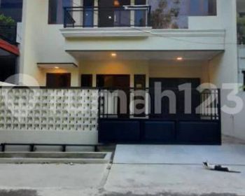 Rumah Dalam Komplek Di Pondok Kelapa Jakarta Timur