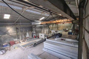 Gudang dan usaha toko baja ringan di bekasi