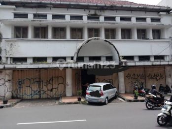 For Sale Ruko Bangunan Lama di Jln Naripan, Braga SHM Luas 615 m²