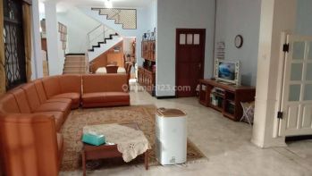 Rumah Nyaman 2 Lantai ditengah kota Malang