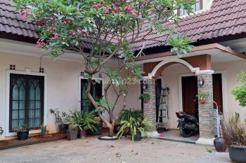 Rumah Murah Hook Gaya Eropa Luas Klasik di Pekayon Bekasi Selatan