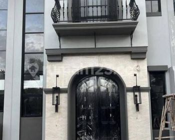 Villa di Komplek Citraland Cluster Dempsey Hill