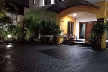Rumah Bagus 2 Lantai di Kertajaya Surabaya