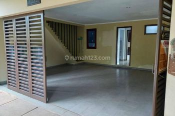 House With Pool Semi Furnished For Rent At Bsd City