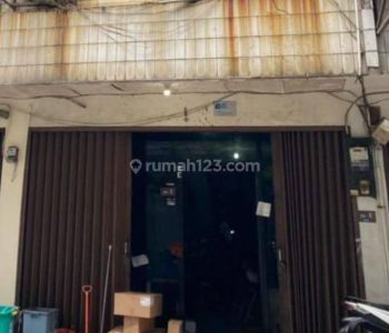 Ruko di Jl. Tiang Bendera. Tambora. Jakarta Barat Butuh Renovasi HGB