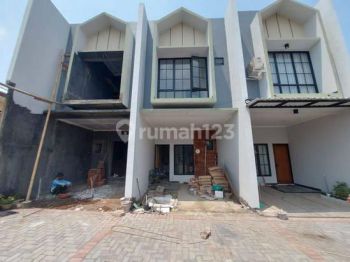 RUMAH 2 LANTAI PALING MURAH AKSES 5 MENIT STASIUN KERETA