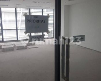 Disewakan ruang kantor The Smith Alam Sutera. minimal 2 th