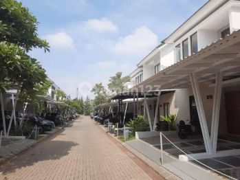 Rumah Dijual Premier Estate 2 Perumahan Elite tol Jatiwarna