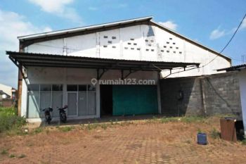 Gudang Siap Pakai di Jalan Raya Jabung Pakis Malang