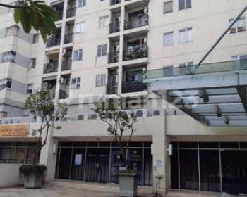 Apartemen Maple Park, Lantai Rendah, Kemayoran       ** Henry Edward