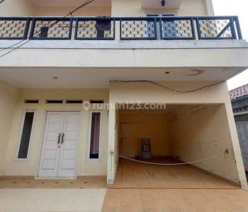 Rumah di Sewa 2 Lantai, Bagus, Luas Tanah 70m, 3 Kamar Tidur, Ada Ac, Lokasi I,