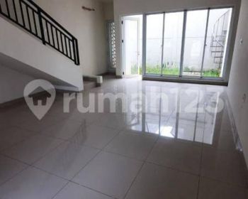 Rumah Disewakan Minimalis Bangunan Baru di Summarecon