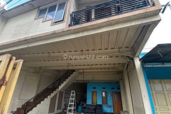 Di  Gedung Karaoke + kios + kost2an Dijalan Raya Jatinangor