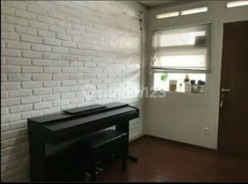 Di Jual Segera Rumah Hunian Nyaman 3 Lantai Lokasi di Komplek Cipageran Cimahi