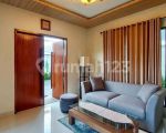 thumbnail-rumah-modern-tropical-2-lantai-lahan-parkir-luas-8