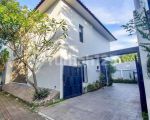 thumbnail-rumah-modern-tropical-2-lantai-lahan-parkir-luas-2