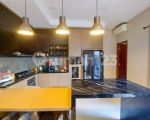 thumbnail-rumah-modern-tropical-2-lantai-lahan-parkir-luas-6